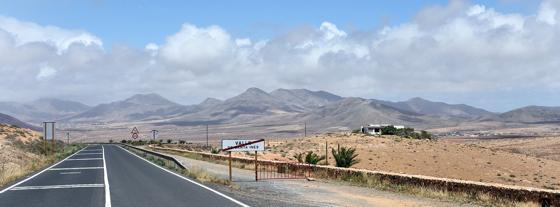 Carretera costera de Corralejo a El Cotillo
