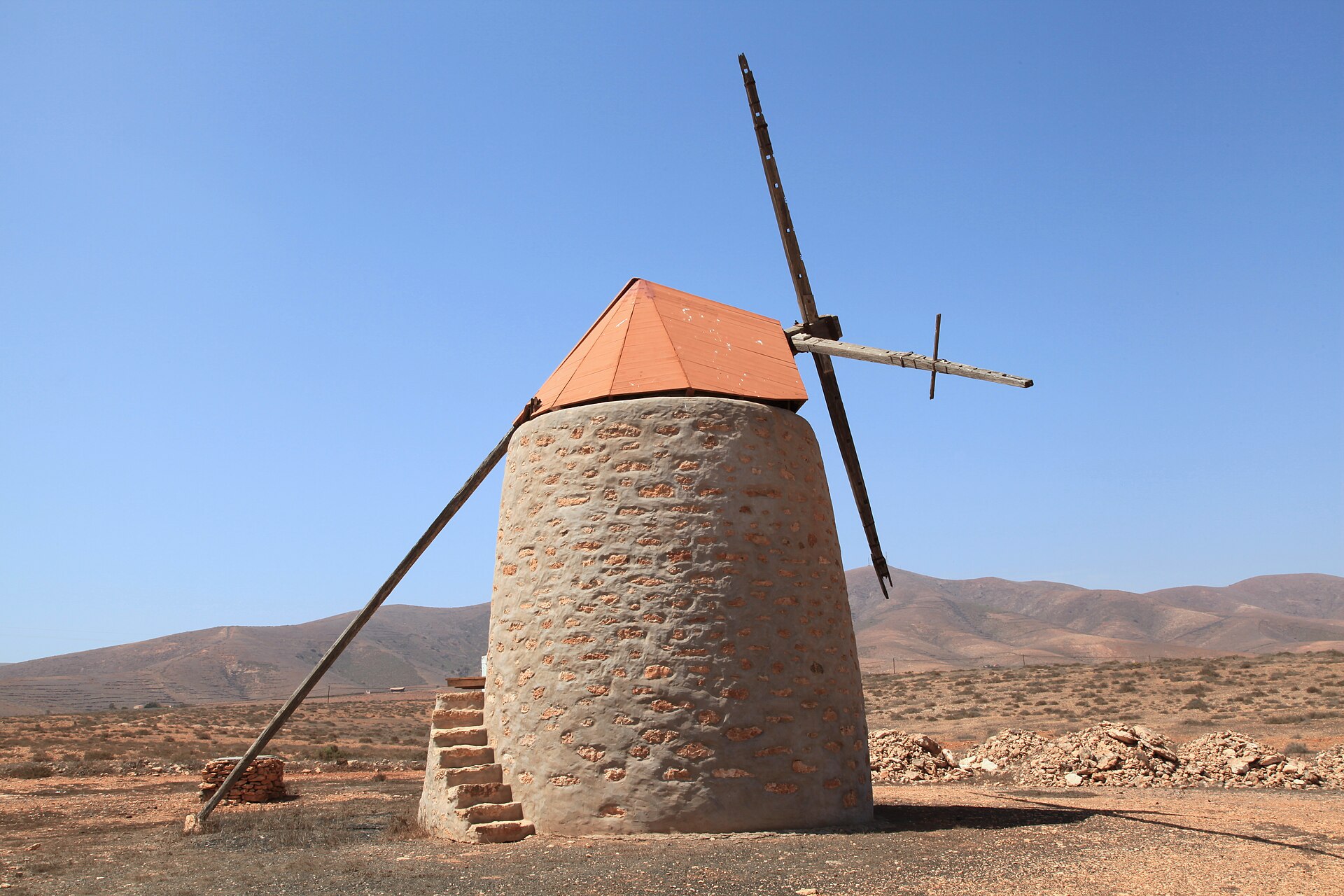 Antigua Fuerteventura: molinos, queso majorero y tradición