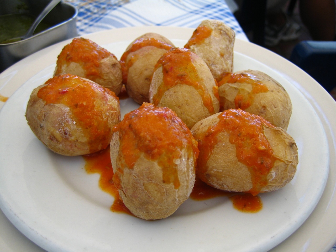 Papas arrugadas con mojo, plato tipico canario