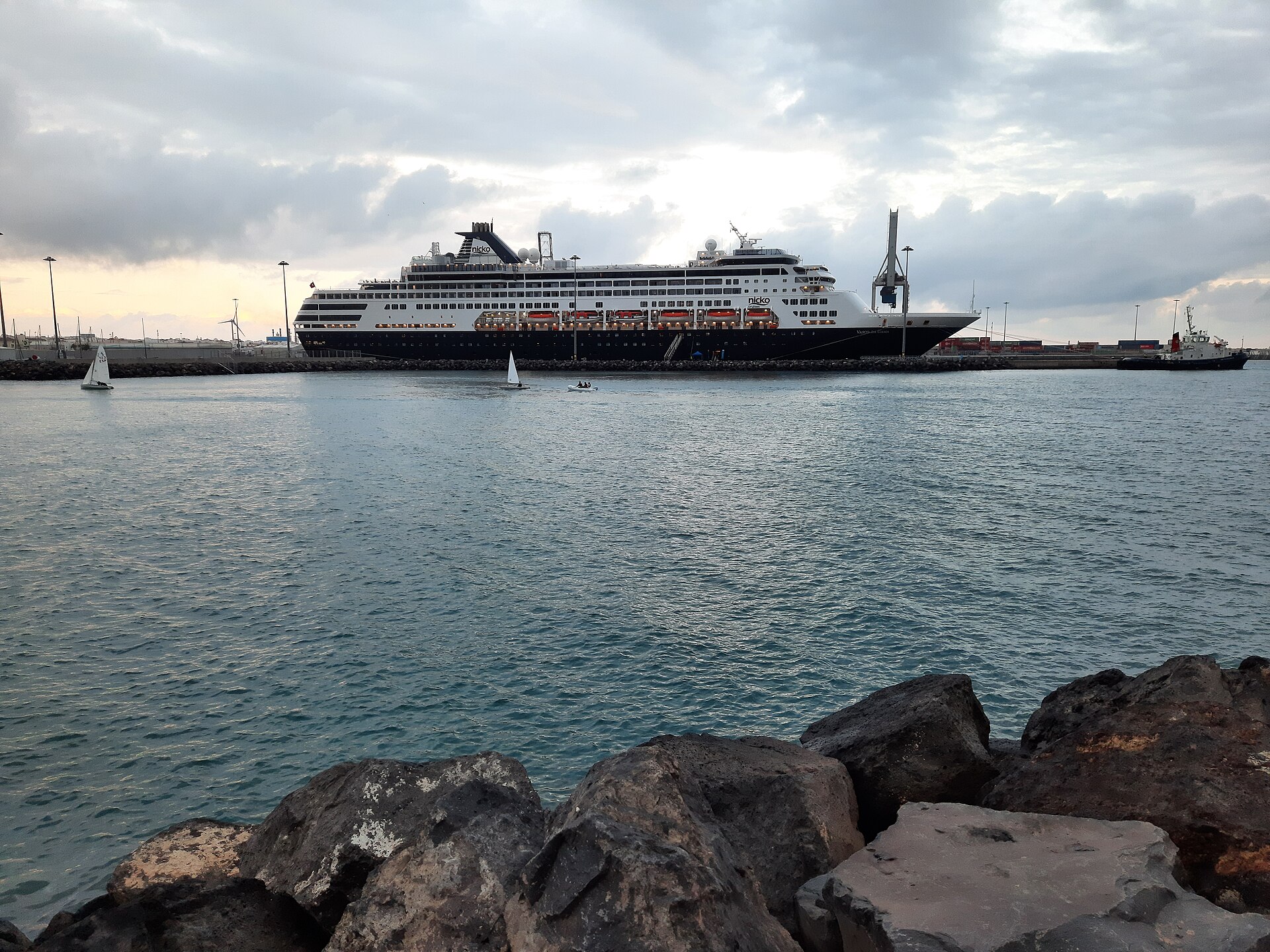 Cómo llegar a Fuerteventura: vuelos, ferries y aeropuerto